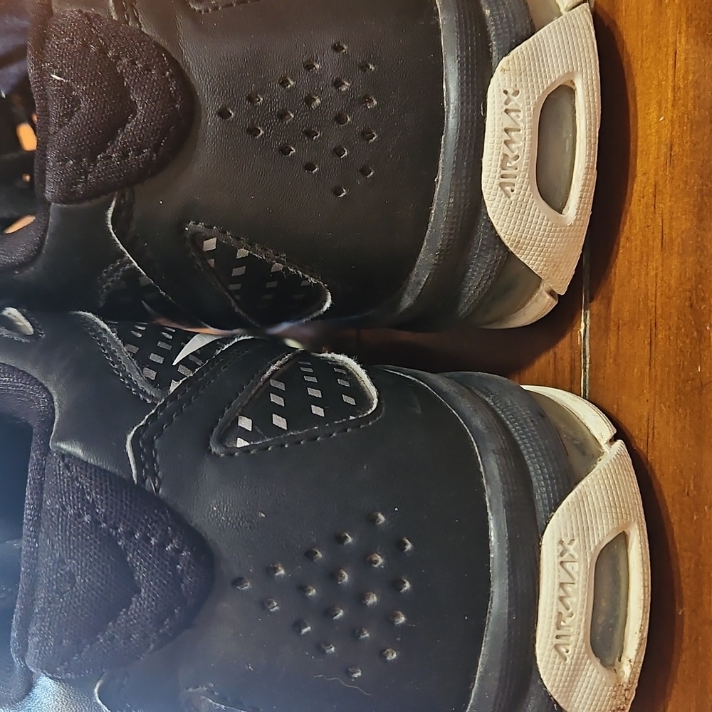 🐺 NIKE SNEAKERS - Picture 5 of 11